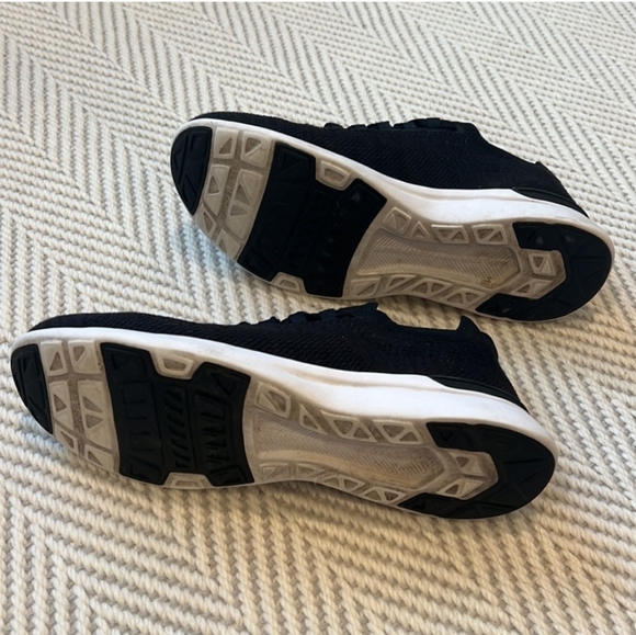 🔥🔥👟APL TECHLOOM PRO SNEAKERS - Picture 3 of 3